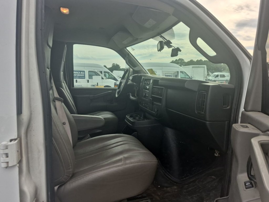 2020 Chevrolet Express Image 5