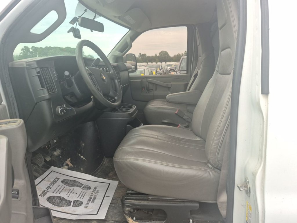 2020 Chevrolet Express Image 6