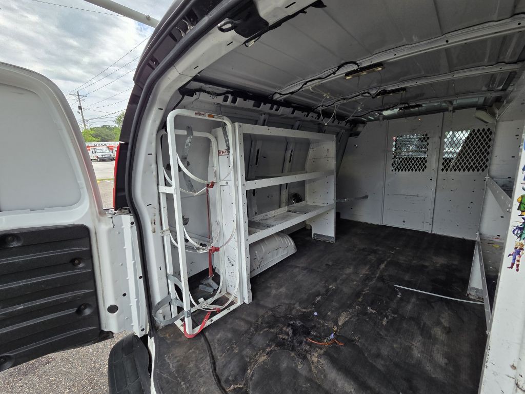2020 Chevrolet Express Image 15