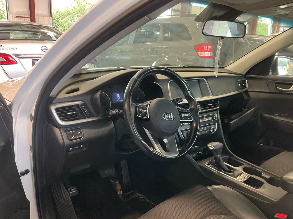 2020 Kia Optima Image 4
