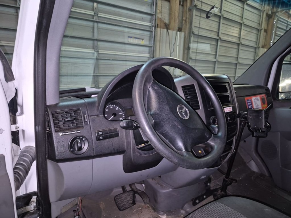 2012 Mercedes-Benz Sprinter Image 7