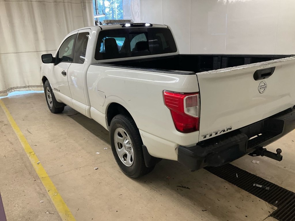 2019 Nissan Titan Image 2