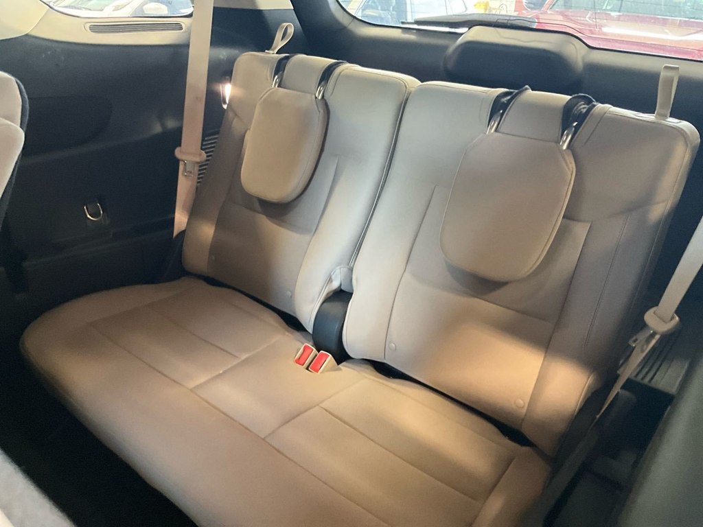 2020 Ford Explorer Image 8
