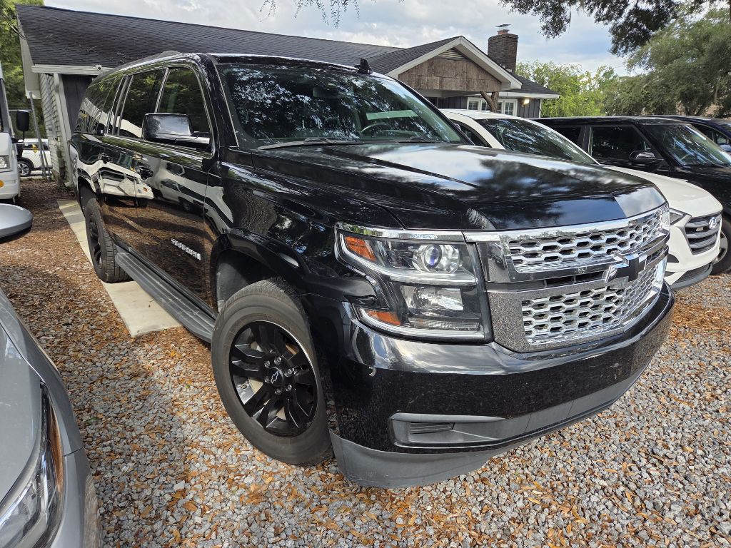 2017 Chevrolet Suburban Image 3