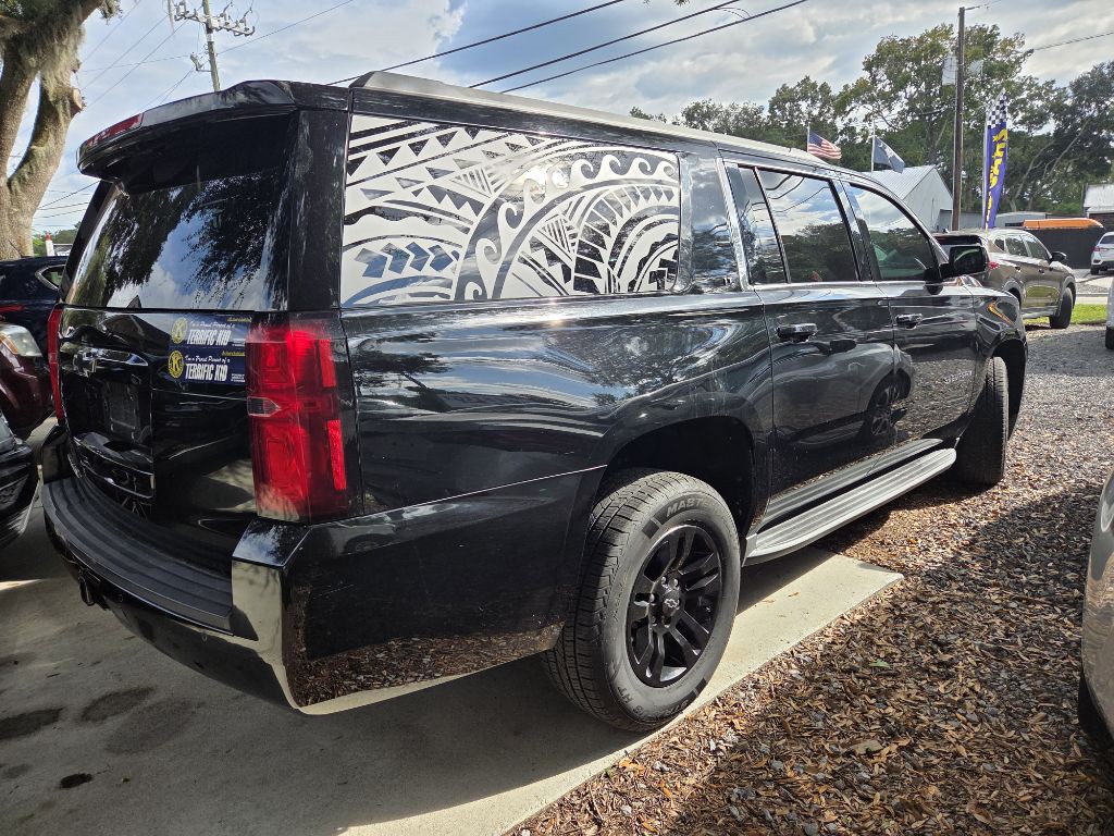 2017 Chevrolet Suburban Image 4