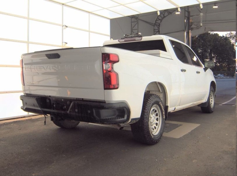 2021 Chevrolet Silverado 1500 Image 2