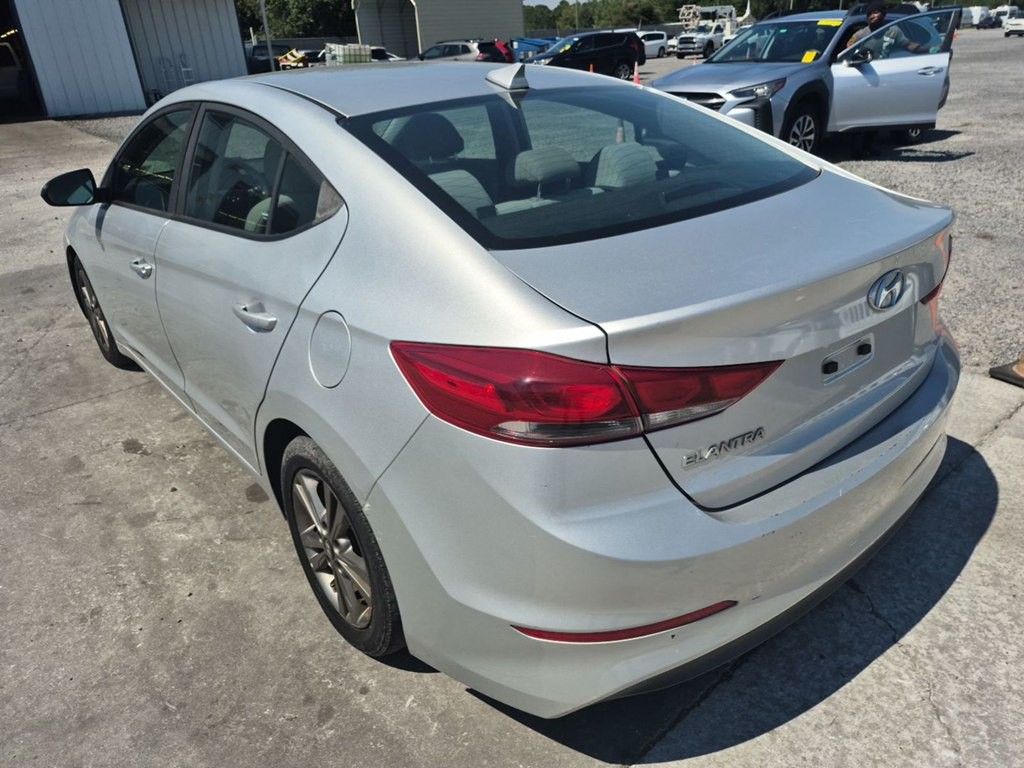 2018 Hyundai Elantra Image 2