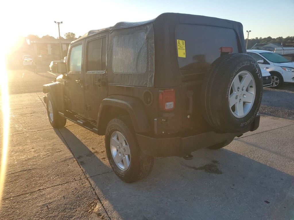 2012 Jeep Wrangler Unlimited Image 3