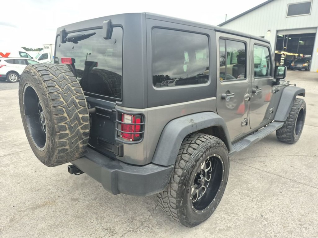 2017 Jeep Wrangler Unlimited Image 2
