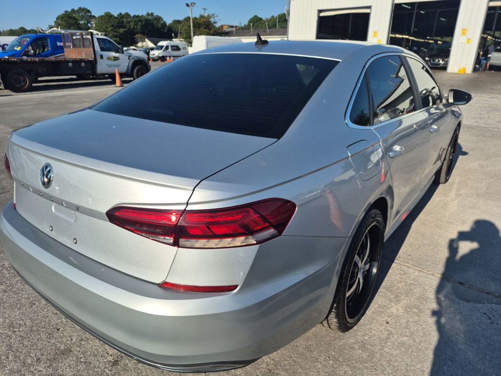 2020 Volkswagen Passat Image 2