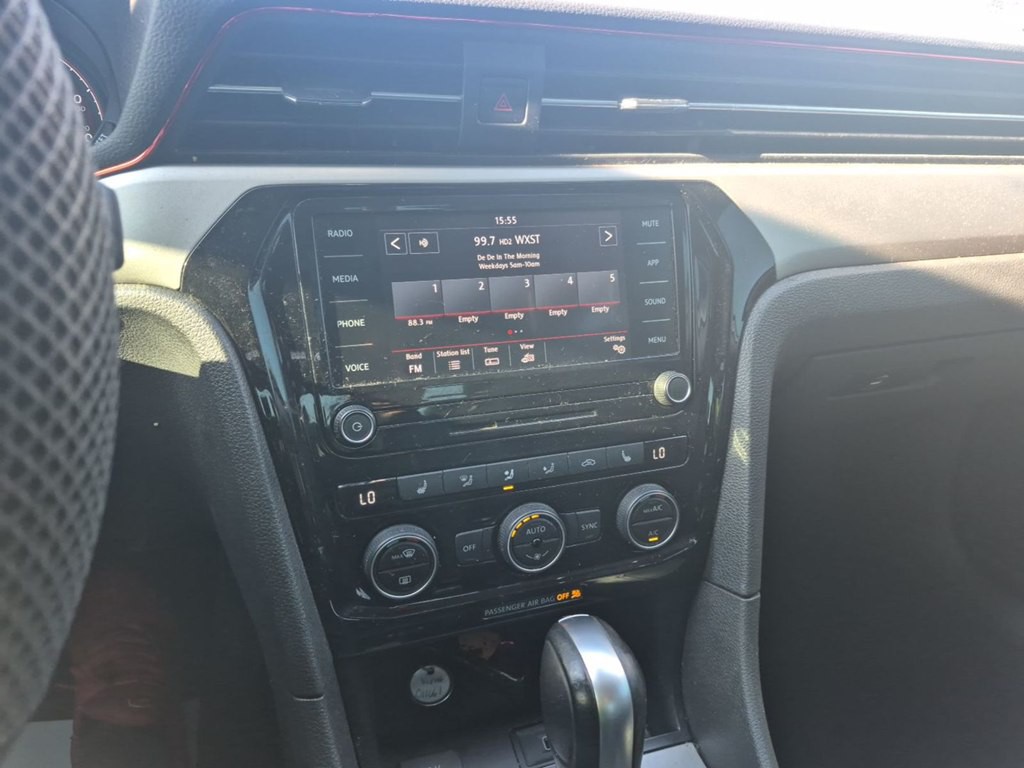 2020 Volkswagen Passat Image 4