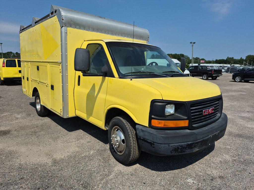 2005 GMC Savana Image 1