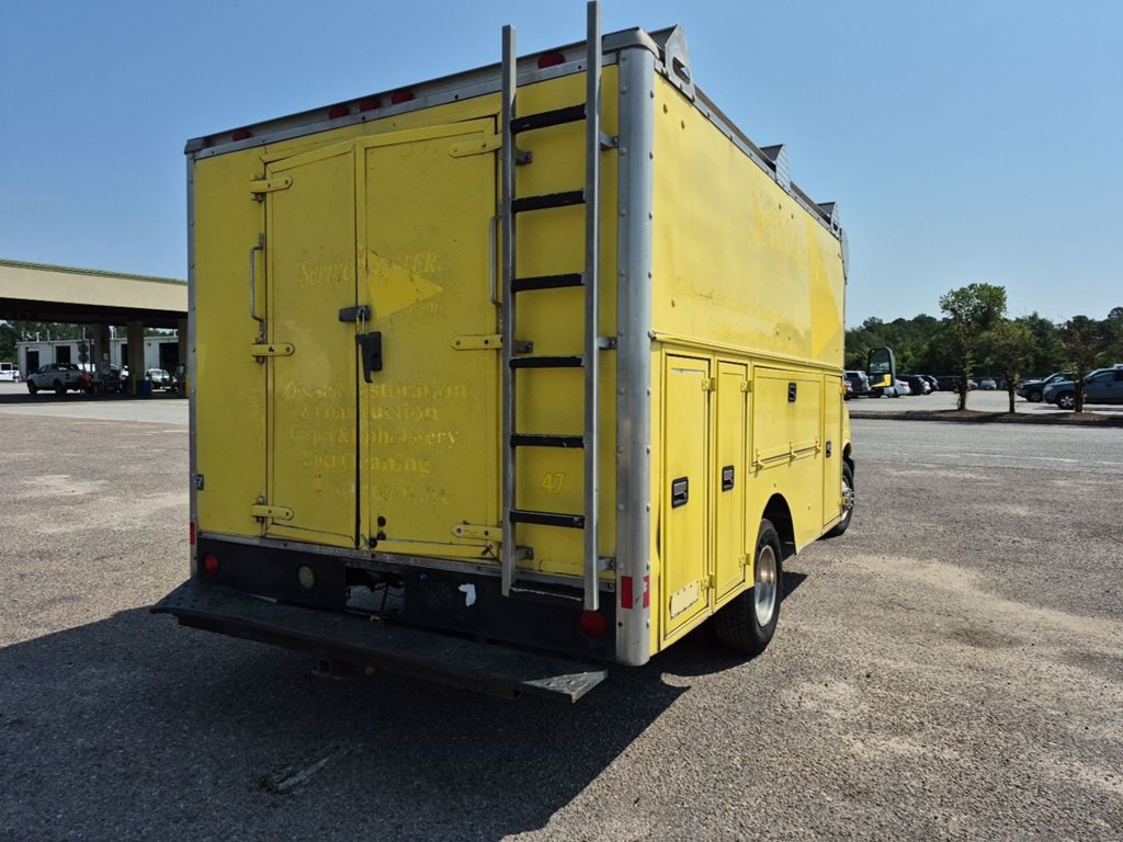 2005 GMC Savana Image 4