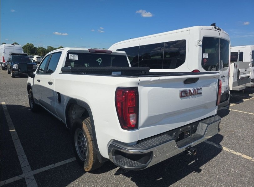 2020 GMC Sierra Image 2