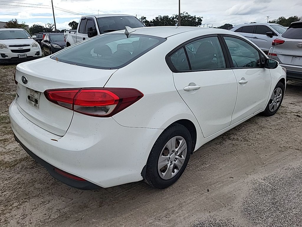2018 Kia Forte Image 2