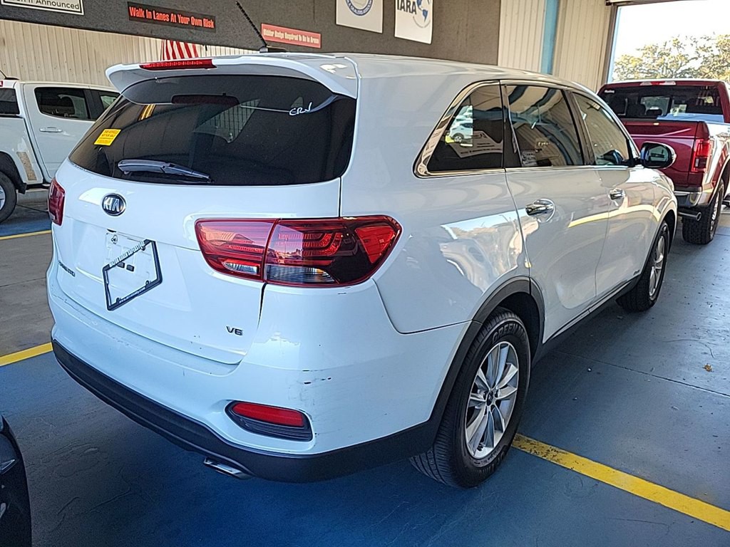 2019 Kia Sorento Image 2