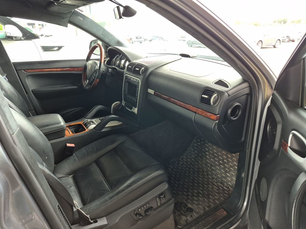 2006 Porsche Cayenne Image 6