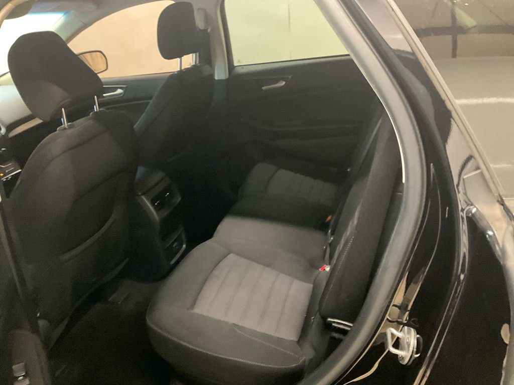 2020 Ford Edge Image 7