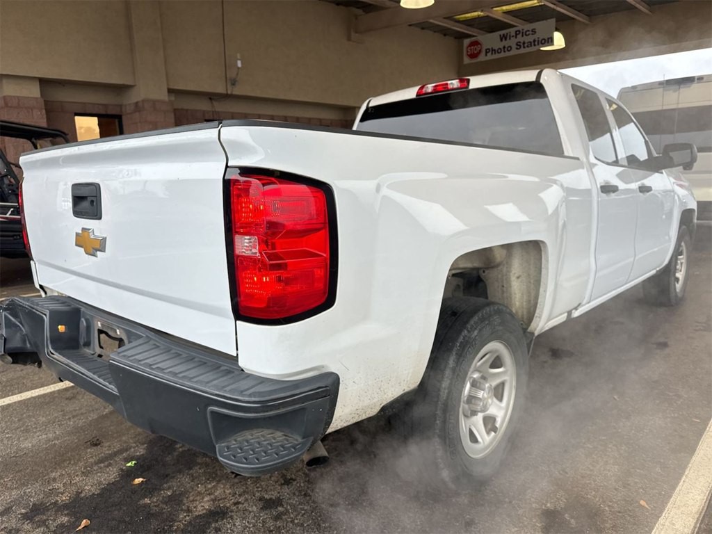 2018 Chevrolet Silverado 1500 Image 2
