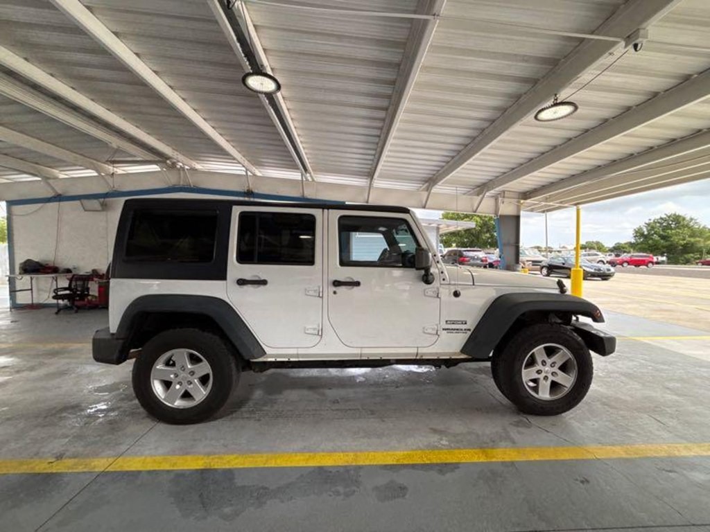 2014 Jeep Wrangler Unlimited Image 5