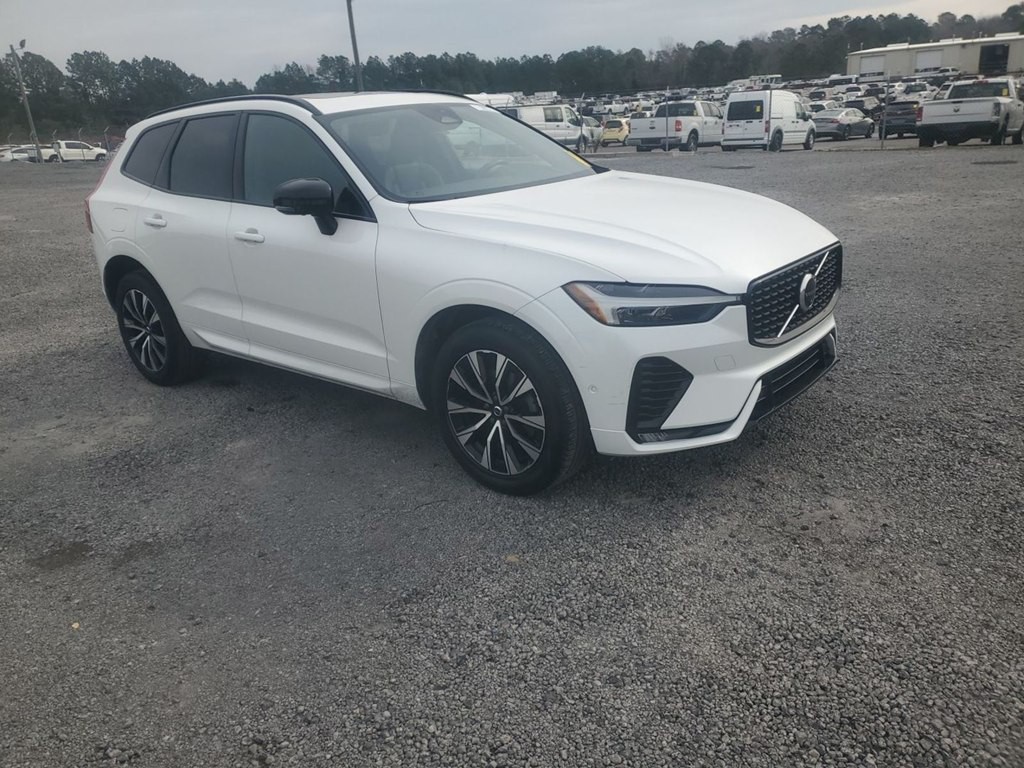 2023 Volvo XC60 Image 1