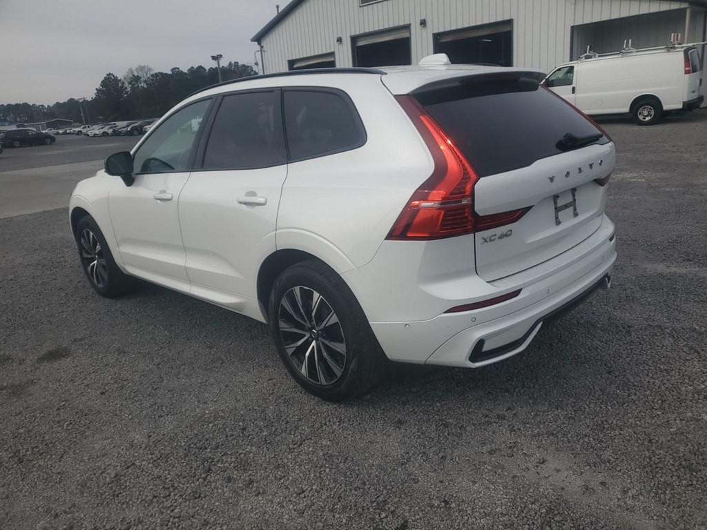 2023 Volvo XC60 Image 3