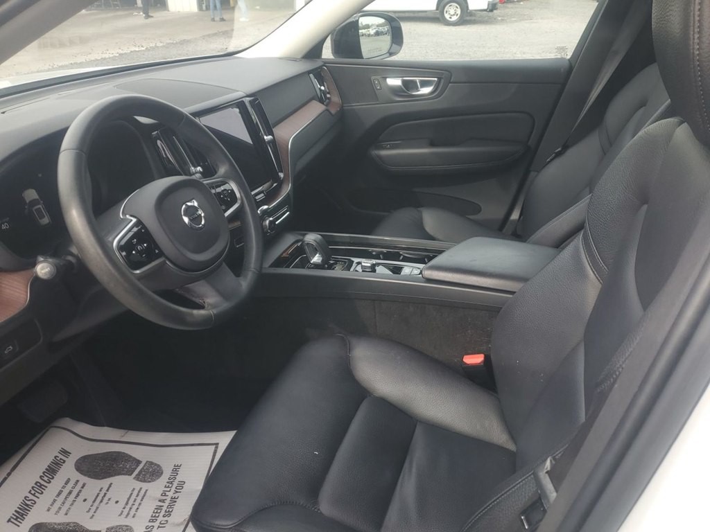 2023 Volvo XC60 Image 9