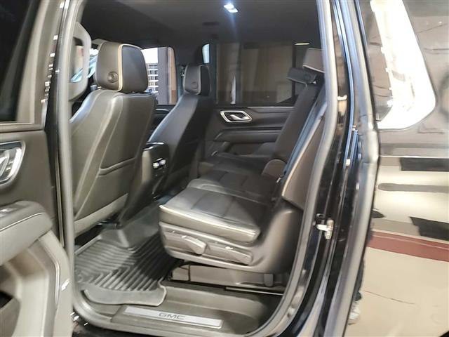 2022 GMC Yukon Image 7