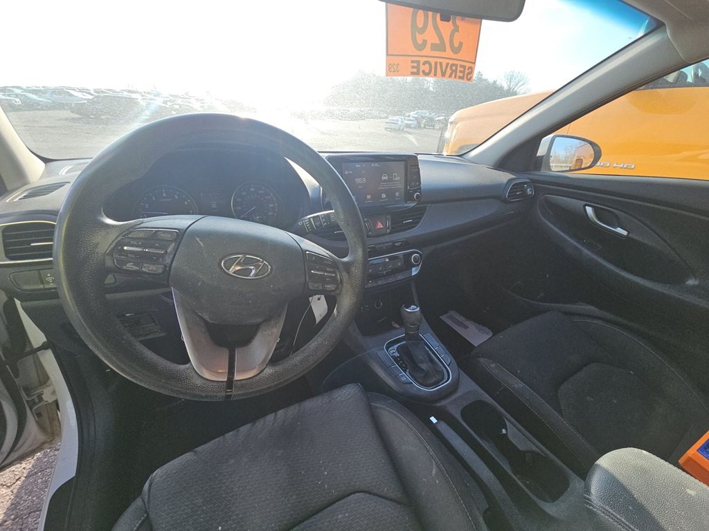 2019 Hyundai Elantra Image 3