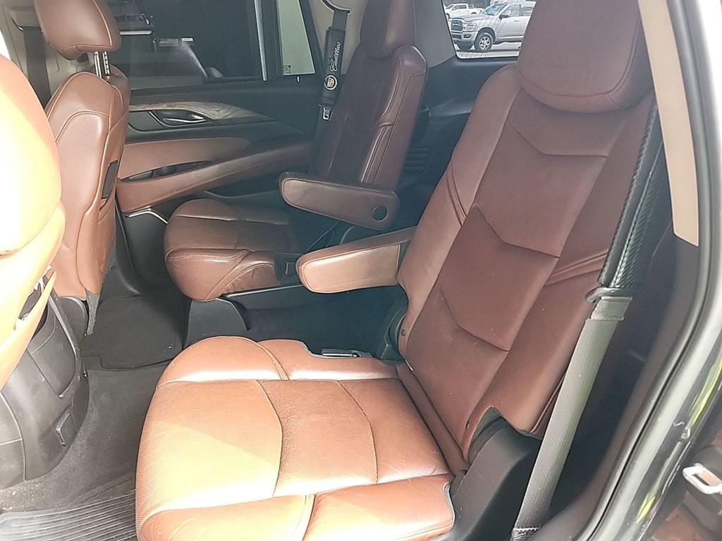 2015 Cadillac Escalade Image 6