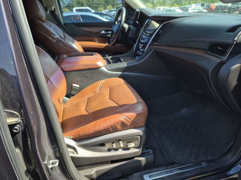 2015 Cadillac Escalade Image 8