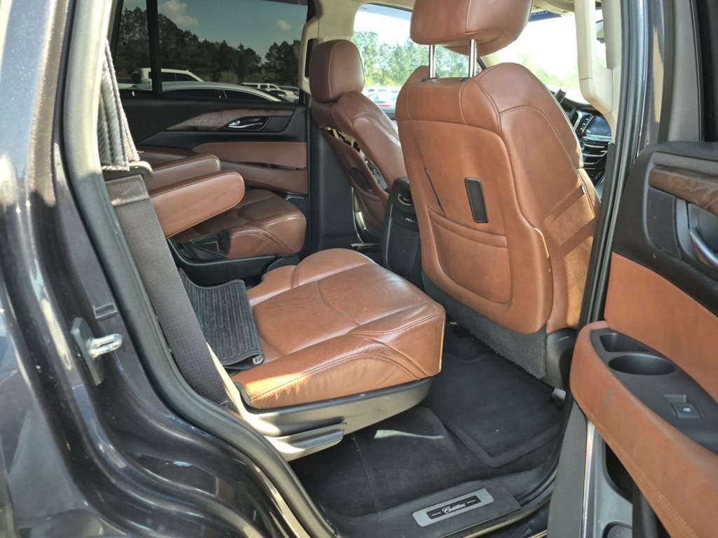 2015 Cadillac Escalade Image 9