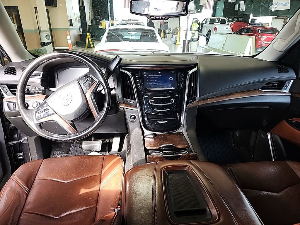 2015 Cadillac Escalade Image 10
