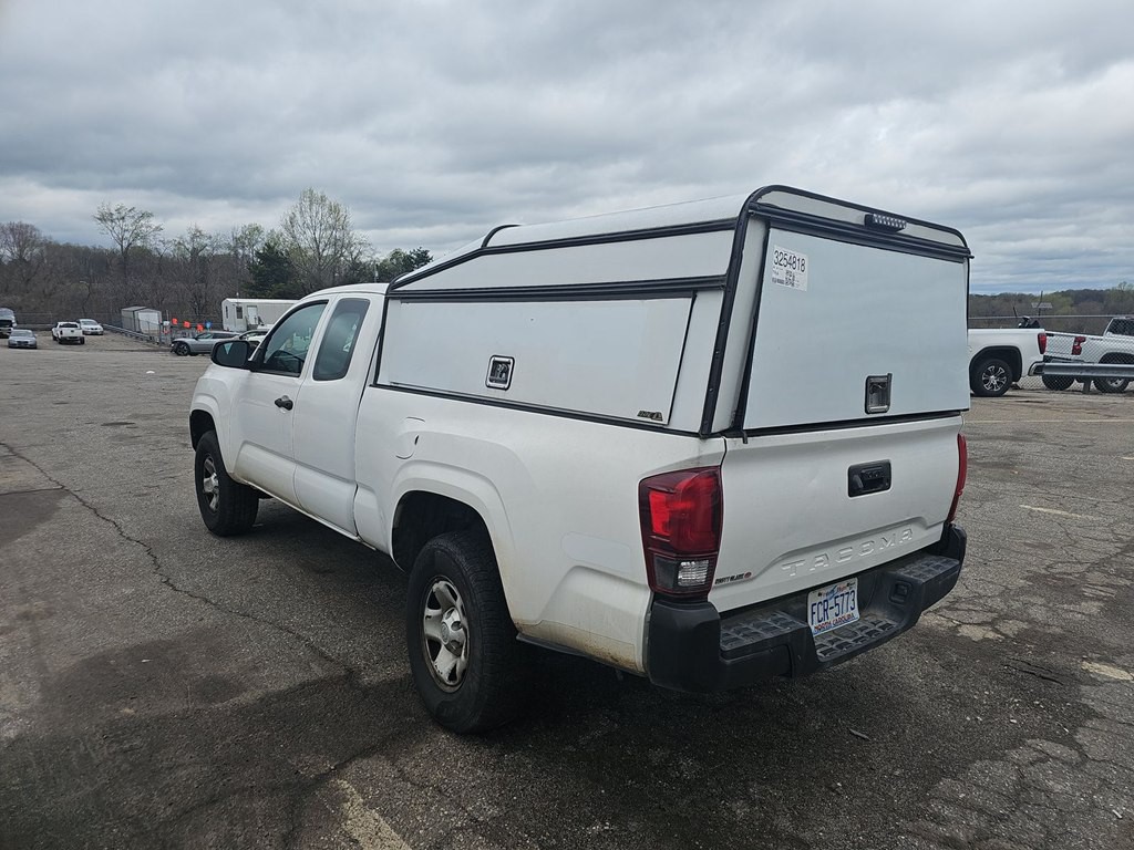 2018 Toyota Tacoma Image 3