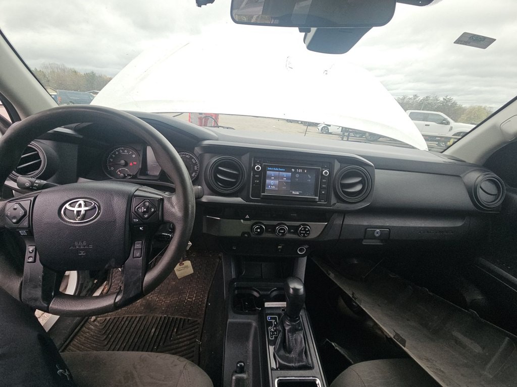 2018 Toyota Tacoma Image 4