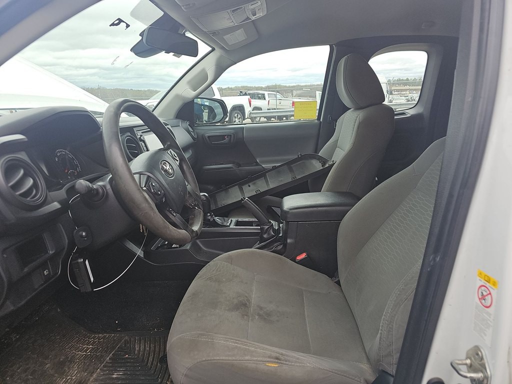 2018 Toyota Tacoma Image 5