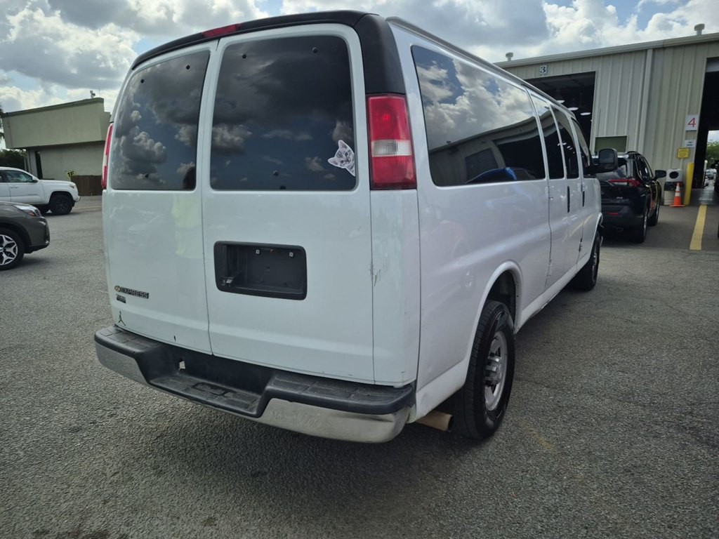2019 Chevrolet Express Image 2