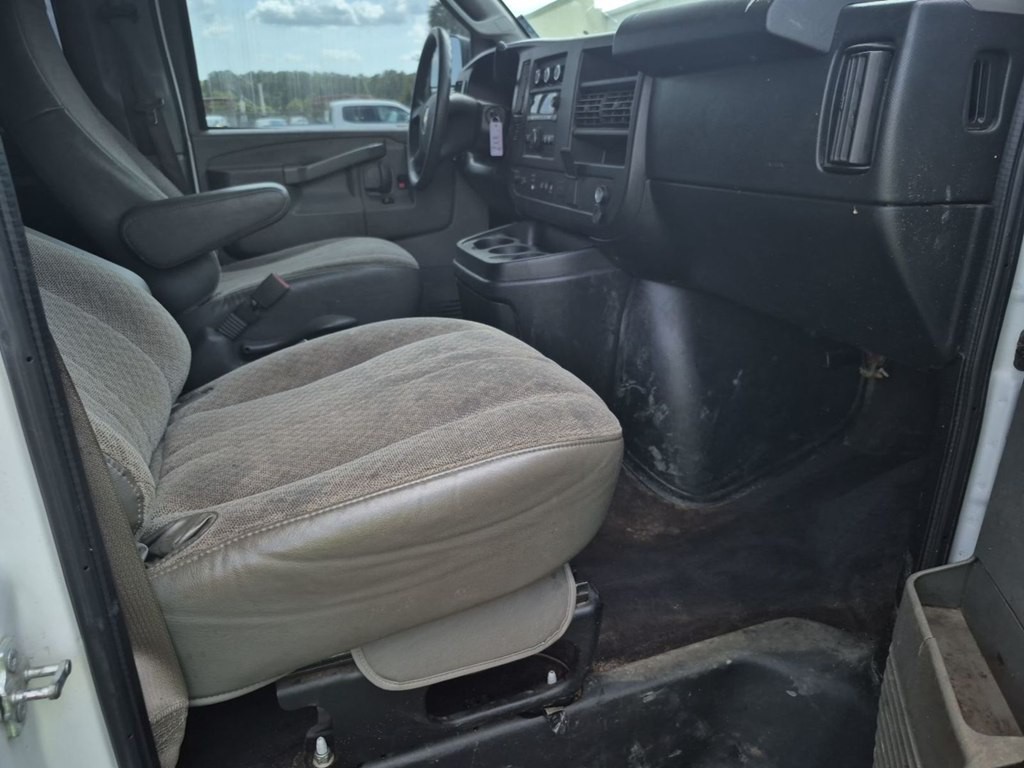 2019 Chevrolet Express Image 6