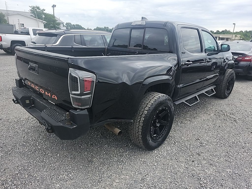 2020 Toyota Tacoma Image 1
