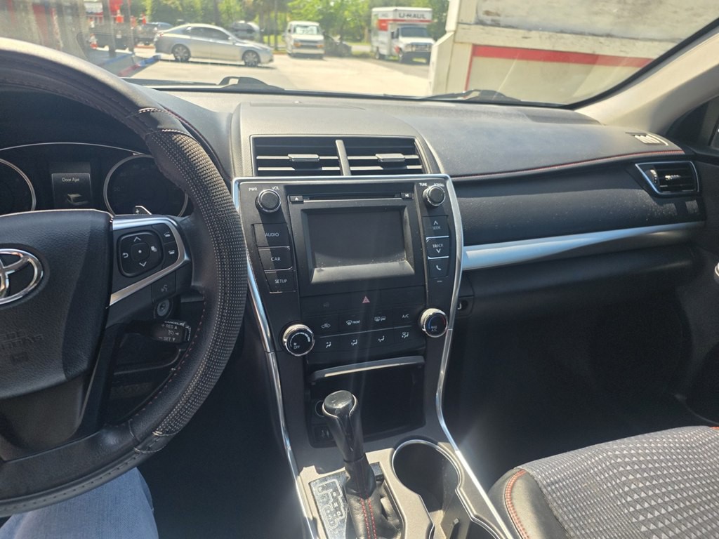2015 Toyota Camry Image 4