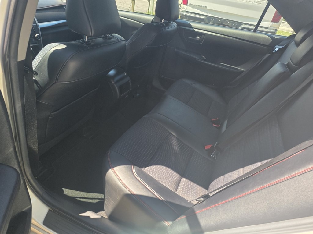 2015 Toyota Camry Image 6