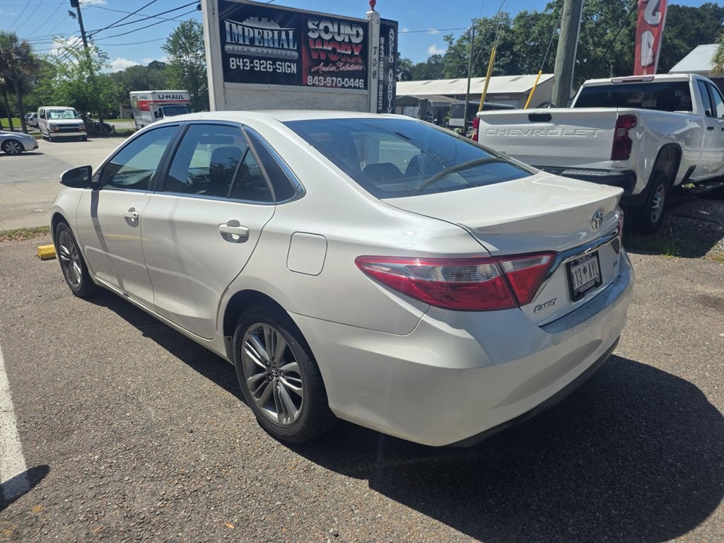 2015 Toyota Camry Image 2