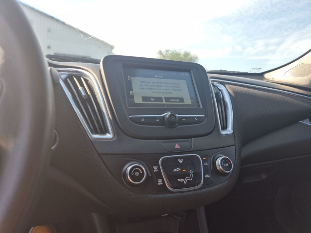 2017 Chevrolet Malibu Image 4