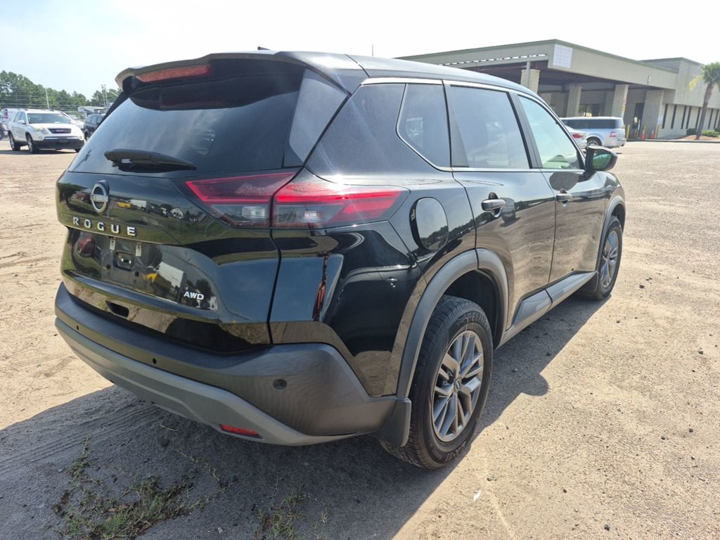 2023 Nissan Rogue Image 2