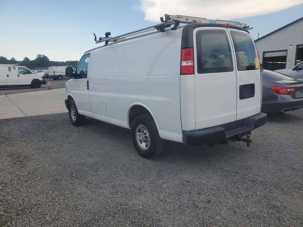 2021 Chevrolet Express Image 3