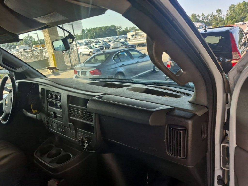 2021 Chevrolet Express Image 6
