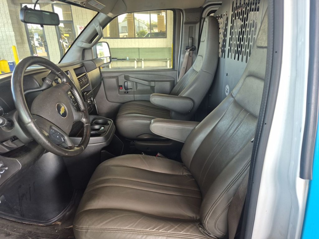 2021 Chevrolet Express Image 5