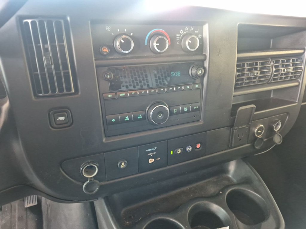 2021 Chevrolet Express Image 7