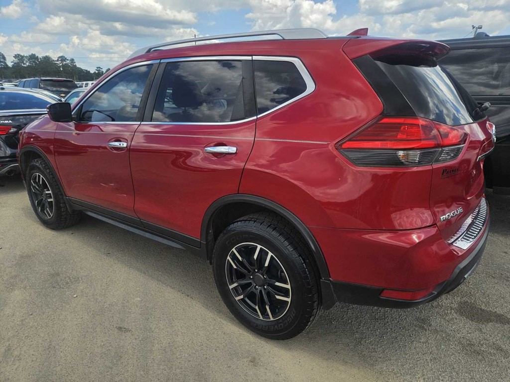2017 Nissan Rogue Image 2