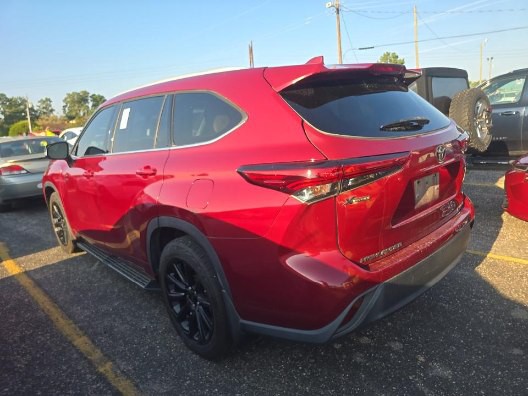 2022 Toyota Highlander Image 1